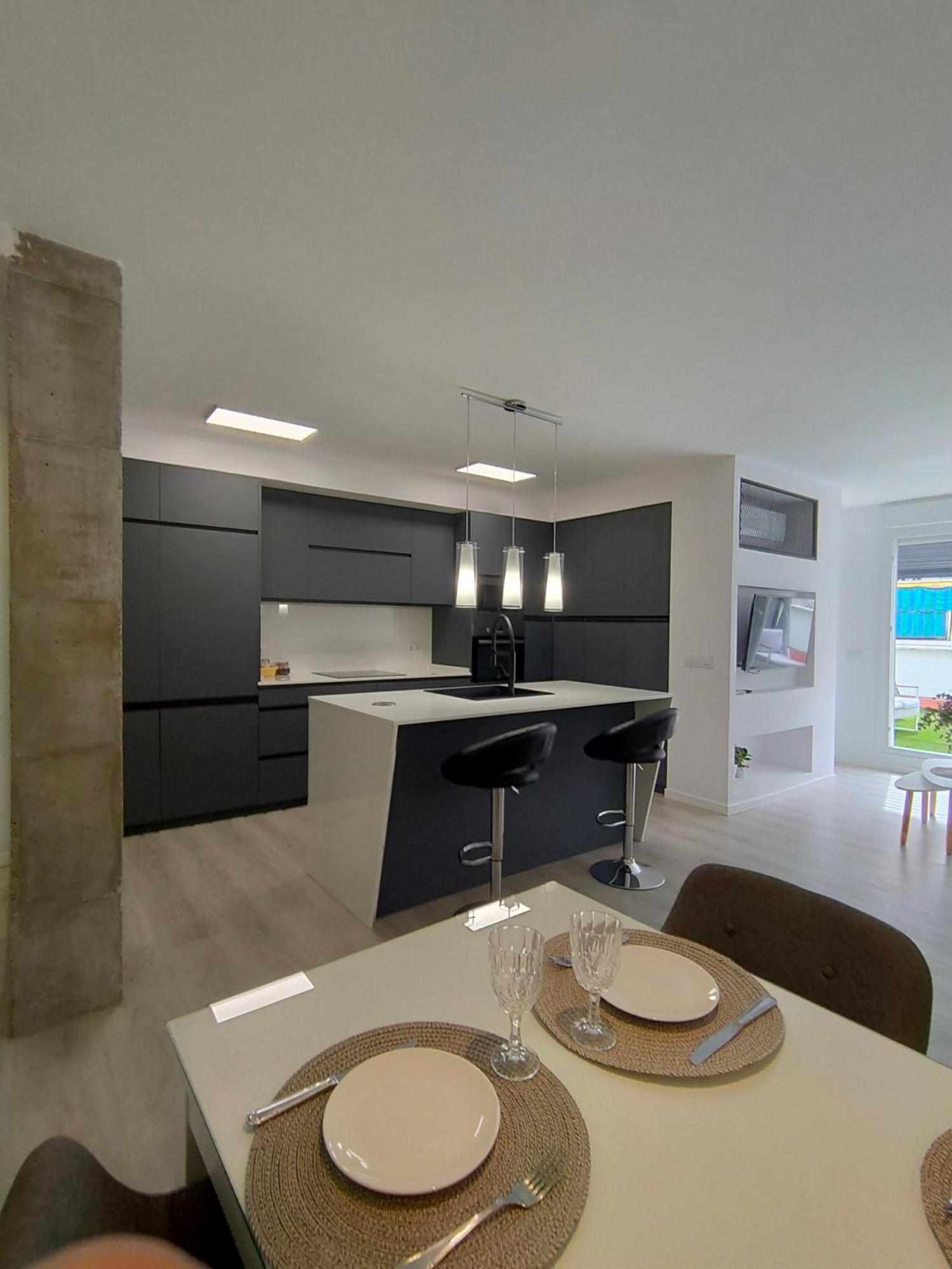 Casa Mallen, Con Amplia Terraza, En El Barrio De Nervion Севилья Экстерьер фото