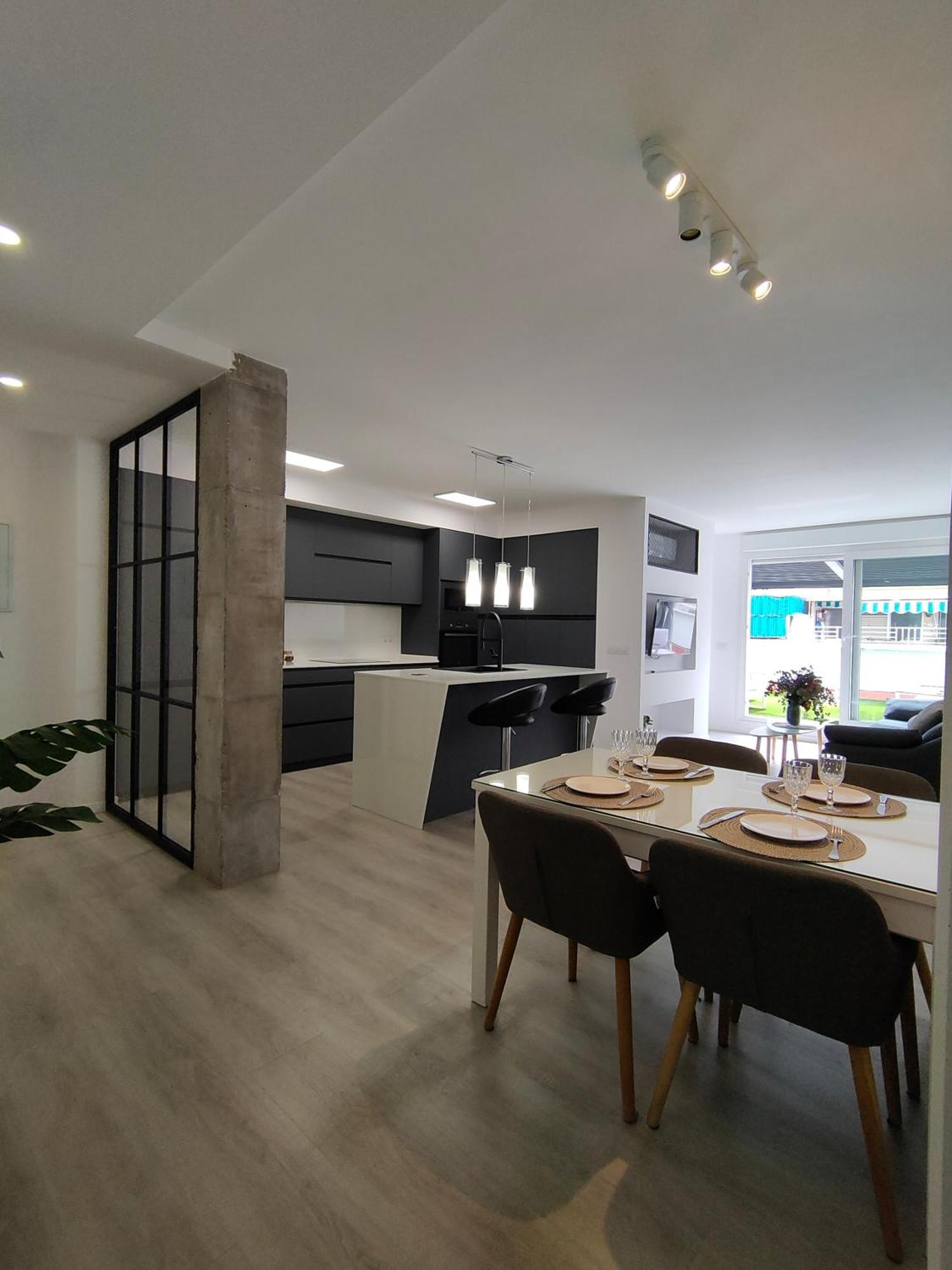 Casa Mallen, Con Amplia Terraza, En El Barrio De Nervion Севилья Экстерьер фото